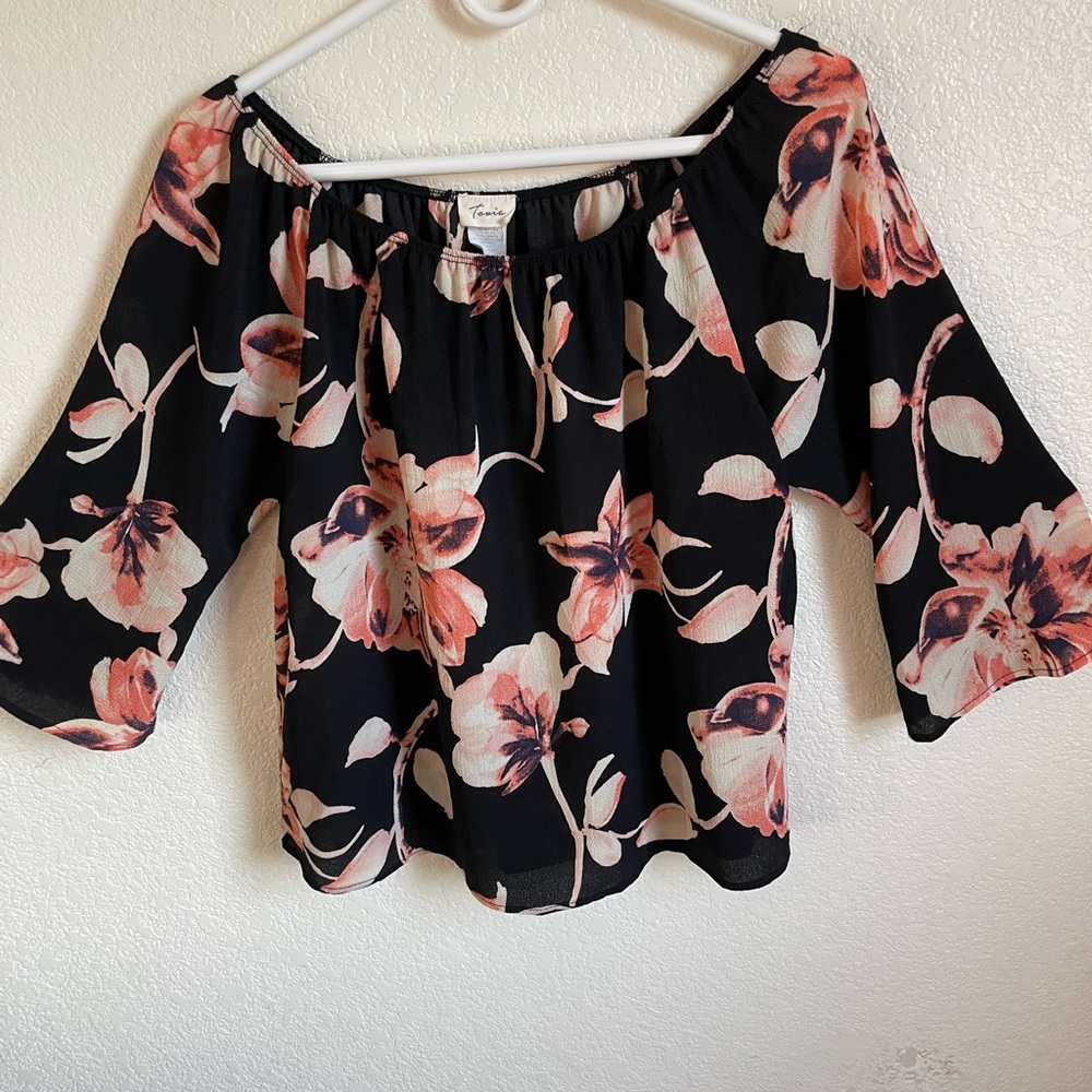 Tovia off shoulder or on top